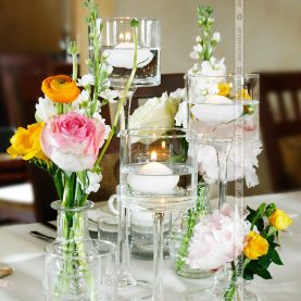Kwiaty, szkło, świece – prosto, elegancko, romantycznie – Restauracja Culinaria