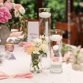 Delikatne dodatki – dekoracja stołów weselnych w Gryszczeniówce
