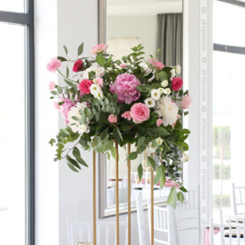 Dekoracja stołów – wesele w Polana Wedding – róż, złoto i biel