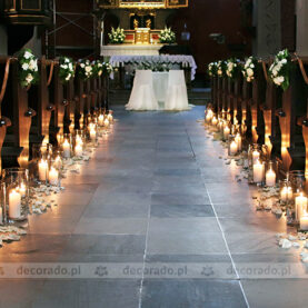 Nastrojowa dekoracja ślubna w Kościele św. Marcina – ślub w blasku świec