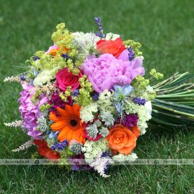 Wiązanka ślubna z polnych kwiatów