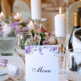Eleganckie dodatki w odcieniach fioletu – dekoracja w Pałacu Wąsowo